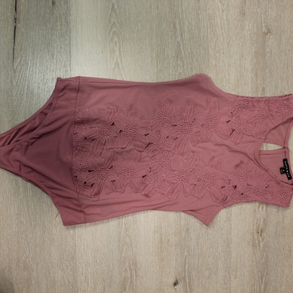 Sheer pink lace bodysuit - Picture 2 of 3